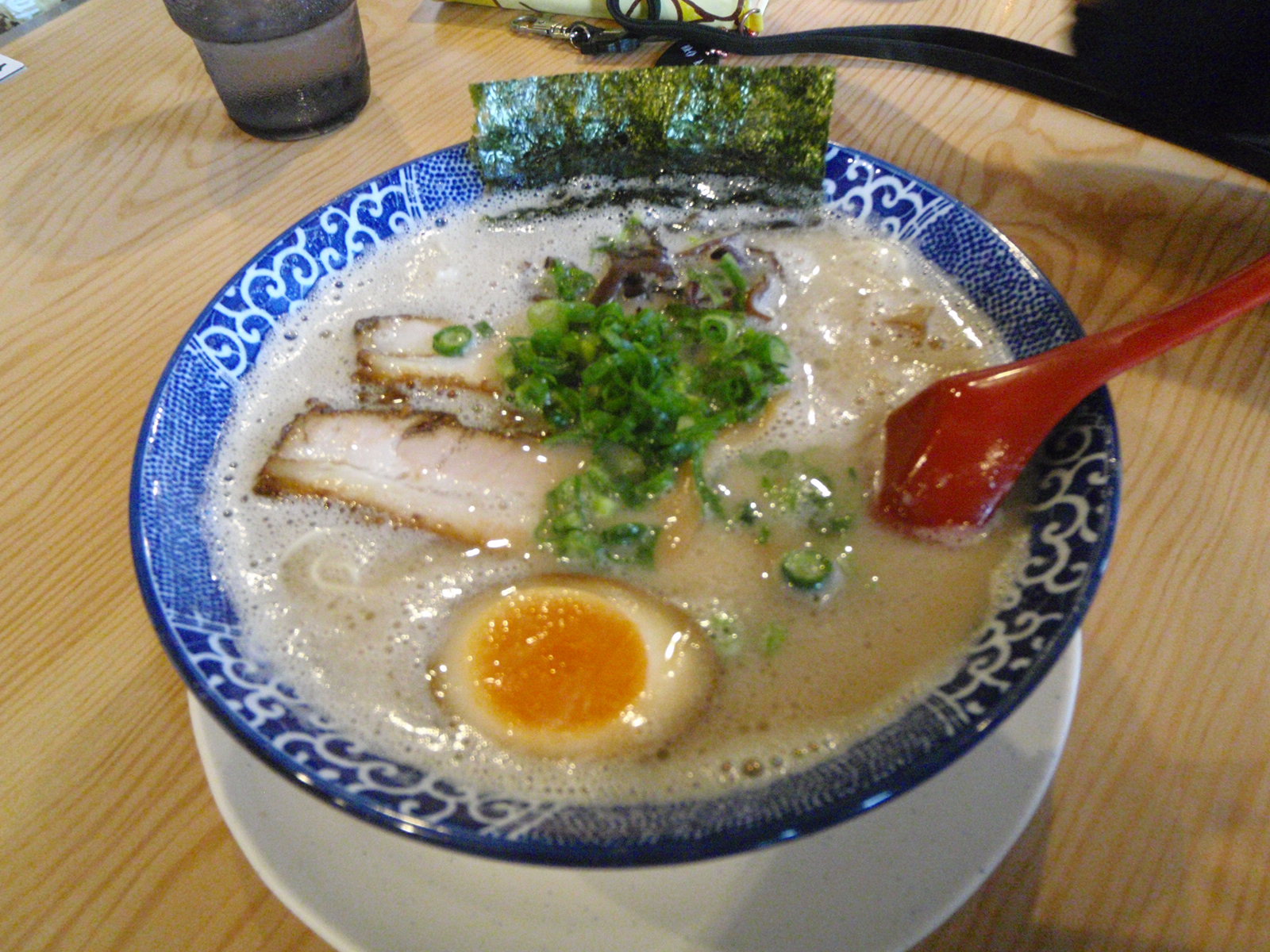 おいしい博多とんこつラーメン